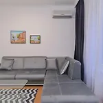 Home Sweet Home - Spacious Two Bedroom On Dondukov Boulevard