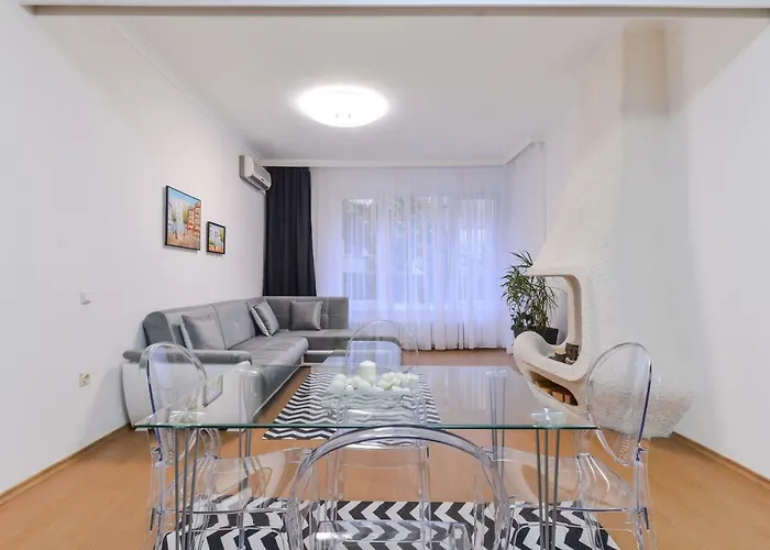 Home Sweet Home - Spacious Two Bedroom On Dondukov Boulevard