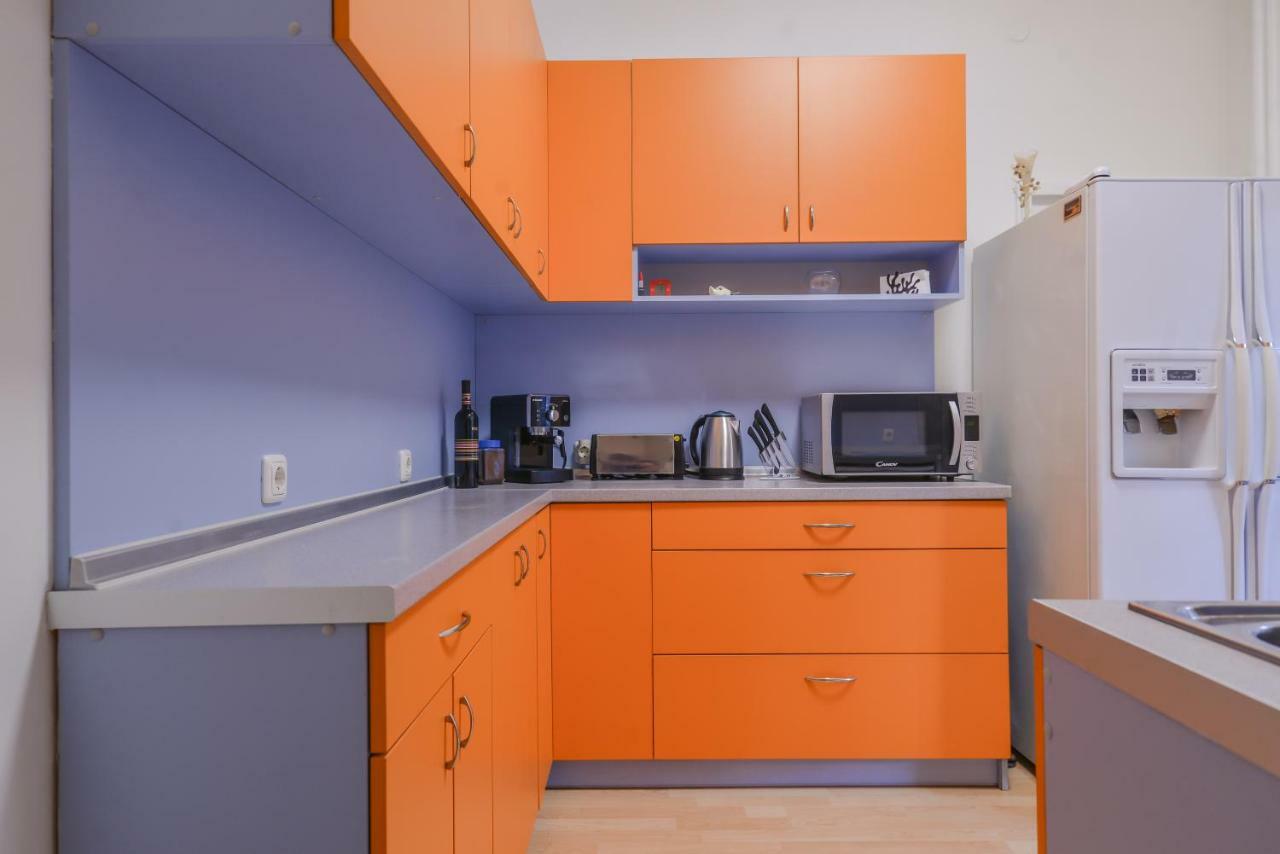 Sweet - Spacious Two Bedroom On Dondukov Boulevard Appartement