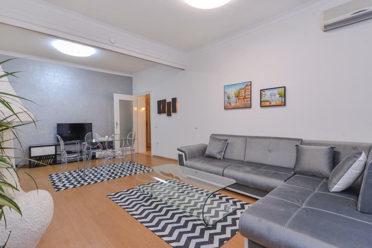 Sweet - Spacious Two Bedroom On Dondukov Boulevard Appartement *
