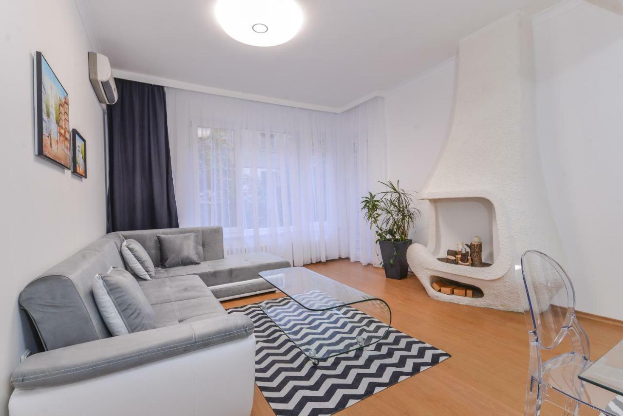 Sweet - Spacious Two Bedroom On Dondukov Boulevard Appartement *
