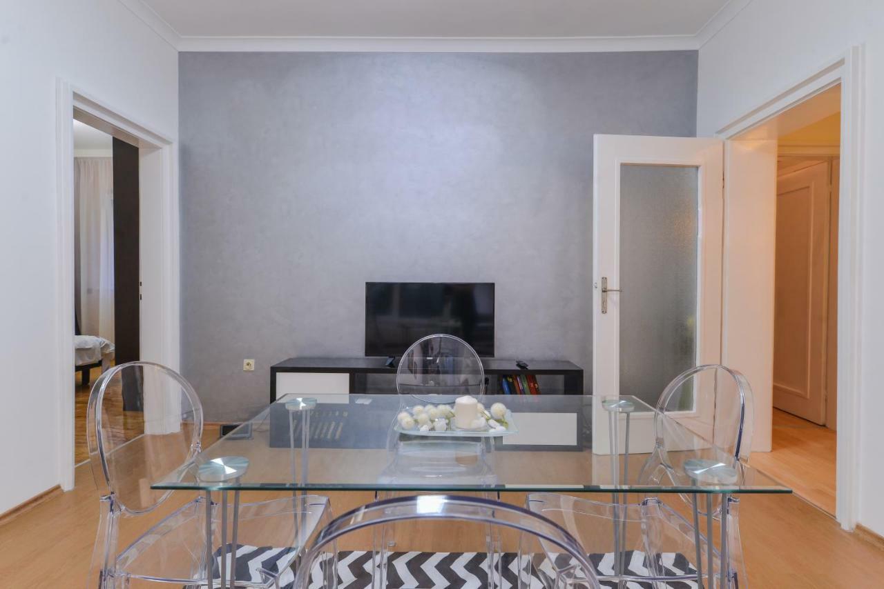 Sweet - Spacious Two Bedroom On Dondukov Boulevard *